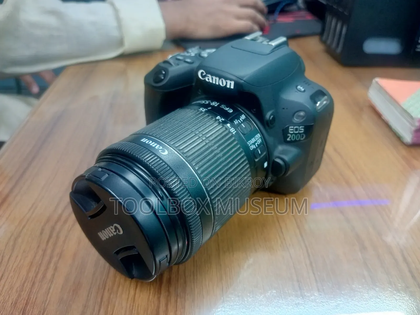 200D Cannon Camera Fresh Body With Kitt Lens