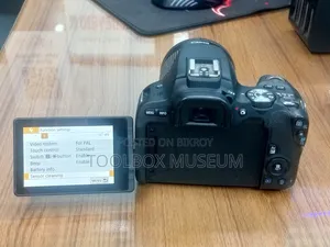 200D Cannon Camera Fresh Body With Kitt Lens
