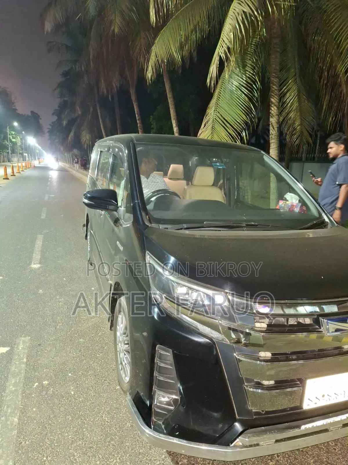 Toyota Noah 1.8 Front-Wheel Drive Hybrid (7 Seater) 2018 Black