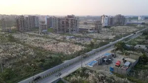Close to 300' Feet 4 Katha Plot at Block-M, Bashundhara R/A