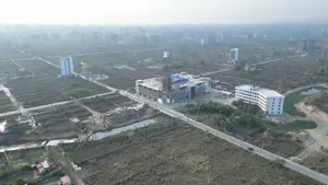 বাজার প্রতিদিনের কাছাকাছি ব্লক-এন এ ৩ কাঠার দক্ষিণমুখী প্লট