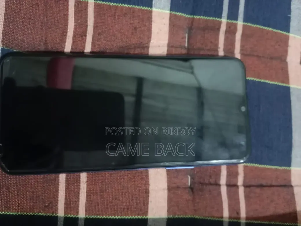 Vivo Y21 64 GB Blue