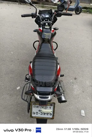 বাজাজ ডিসকভার ১২৫ ২০২৪ ব্ল্যাক