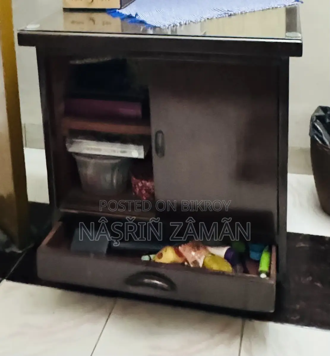 ড্রেসিং টেবিল