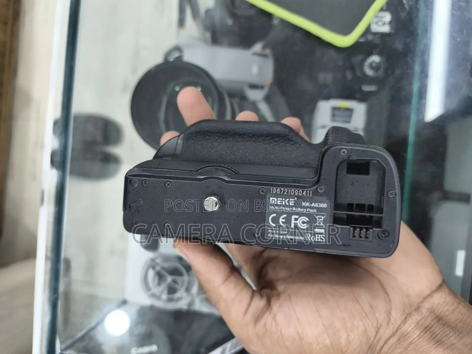 Make Mk-A6300,a6000,aa7ii, A6400 Battery Grip