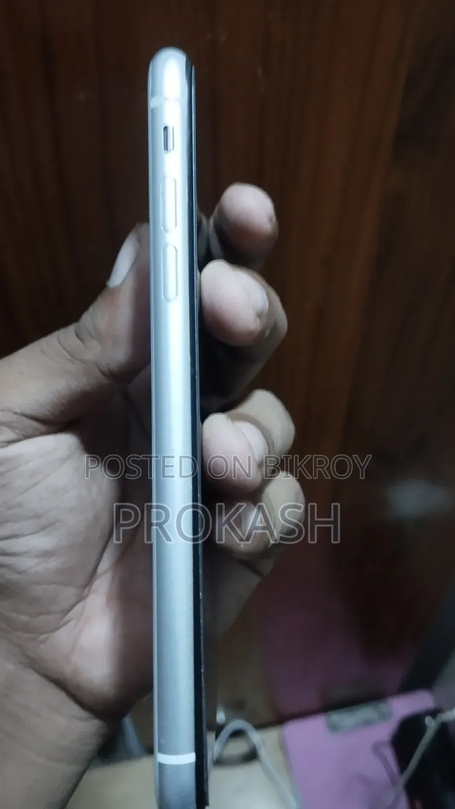 অ্যাপল আইফোন এক্সআর ৬৪ জিবি হোয়াইট