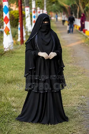 Asia Set Borka
Dubai Cherry Fabric
Full set with Hijab and Niqab
Length 50, 52, 54, 56