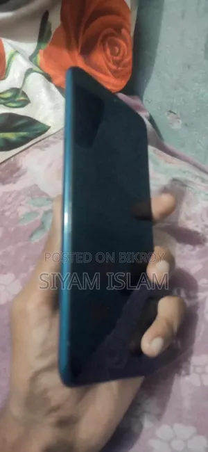 ওয়ালটন ৬৪ জিবি নীল