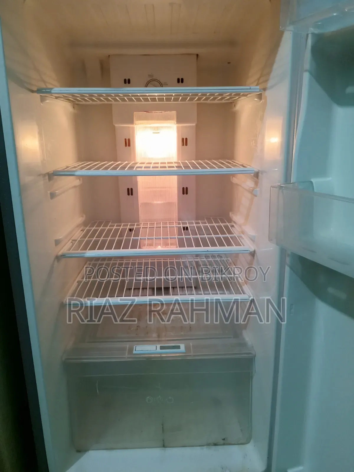 Refrigerator