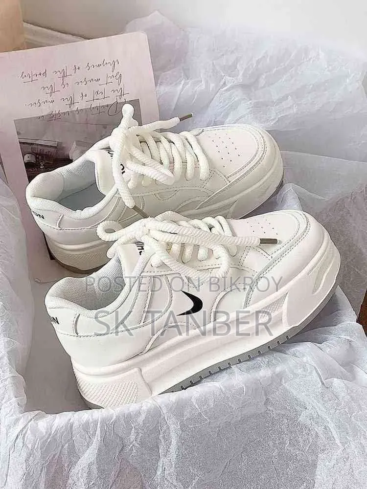 Ladies Shoe