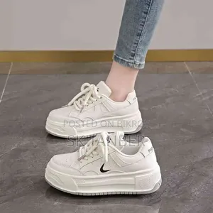 Ladies Shoe