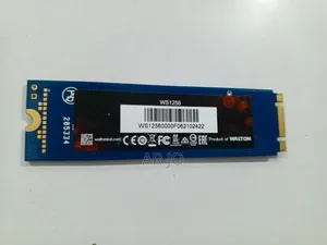Laptop Ram DDR 4. 4GB SSD Nvme Antique 256GB