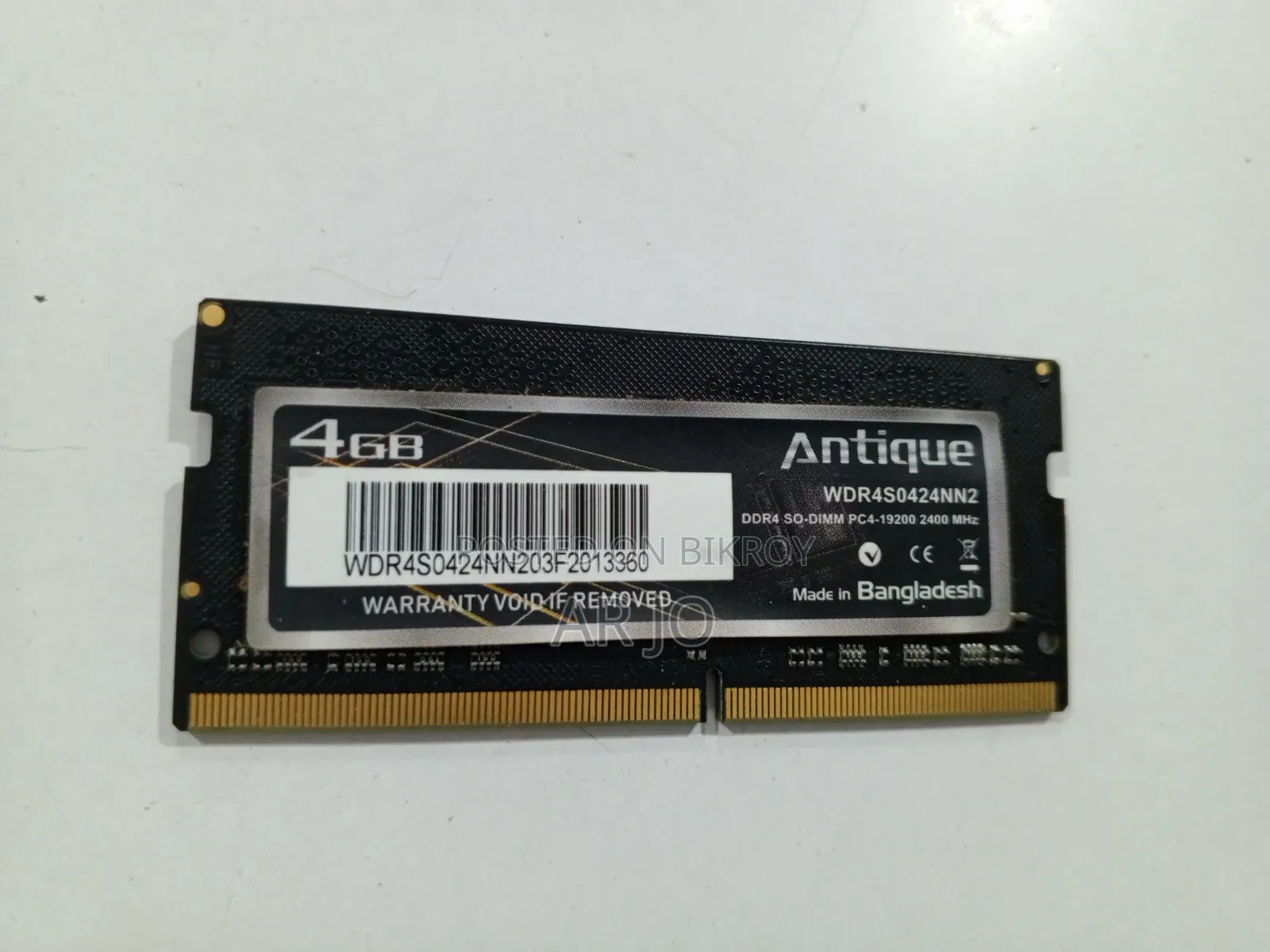 Laptop Ram DDR 4. 4GB SSD Nvme Antique 256GB