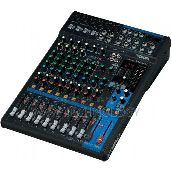 Yamaha MG12XU 12-CH Mixer Console with USB & Effect