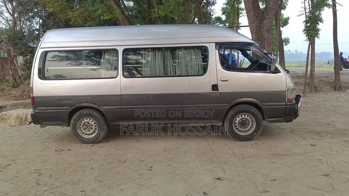 Toyota Grand HiAce 2002 Pearl