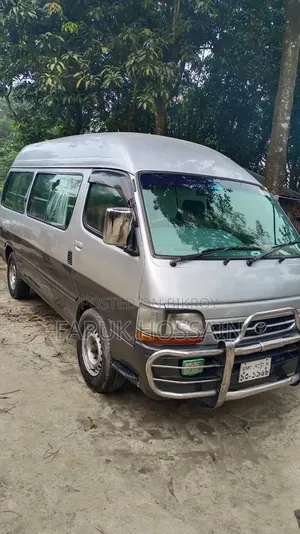 Toyota Grand HiAce 2002 Pearl