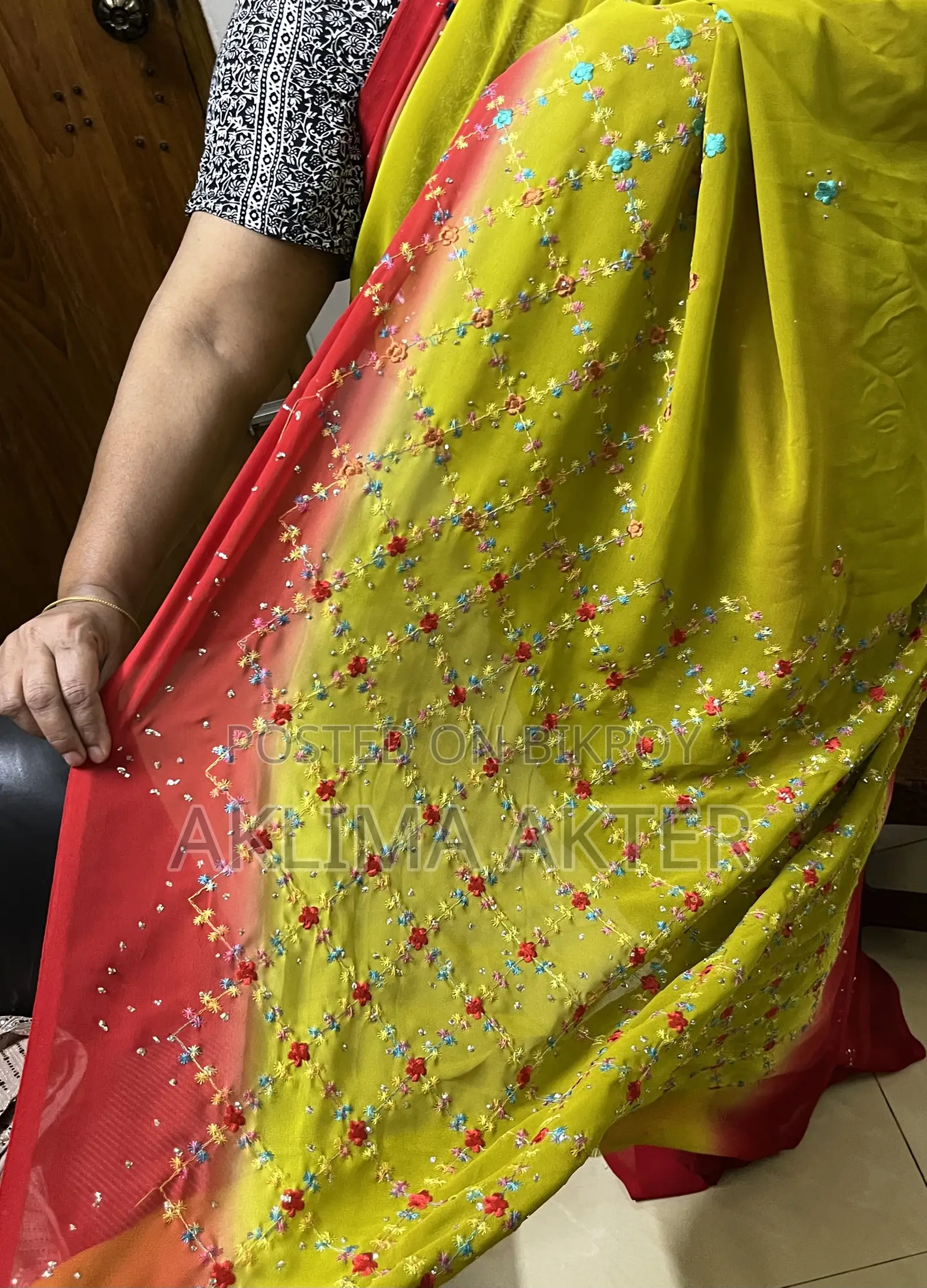 Women 90s Saree