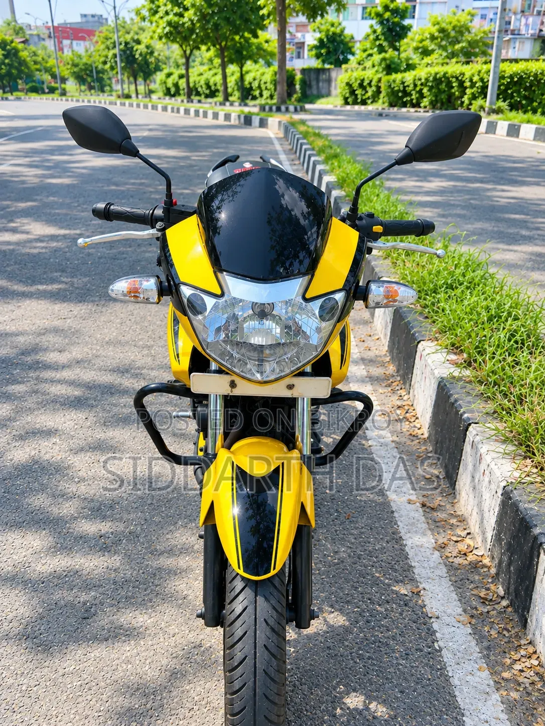 টিভিএস আপাচি আরটিআর ১৬০ ২ভি ২০১১ হলুদ