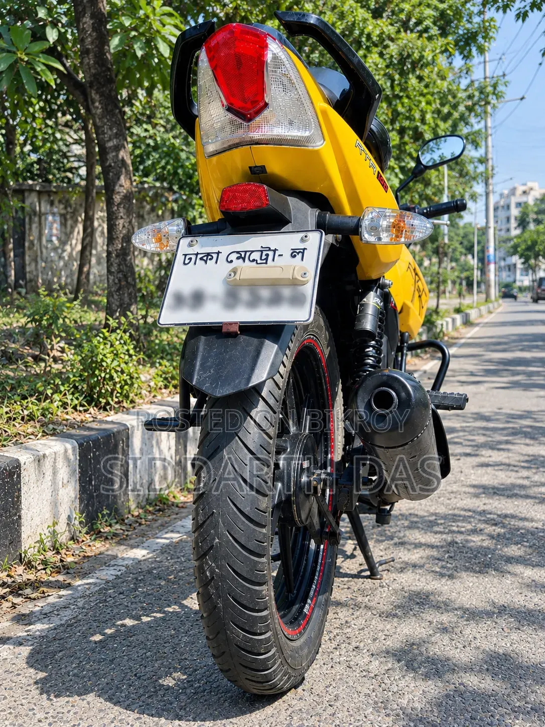 টিভিএস আপাচি আরটিআর ১৬০ ২ভি ২০১১ হলুদ