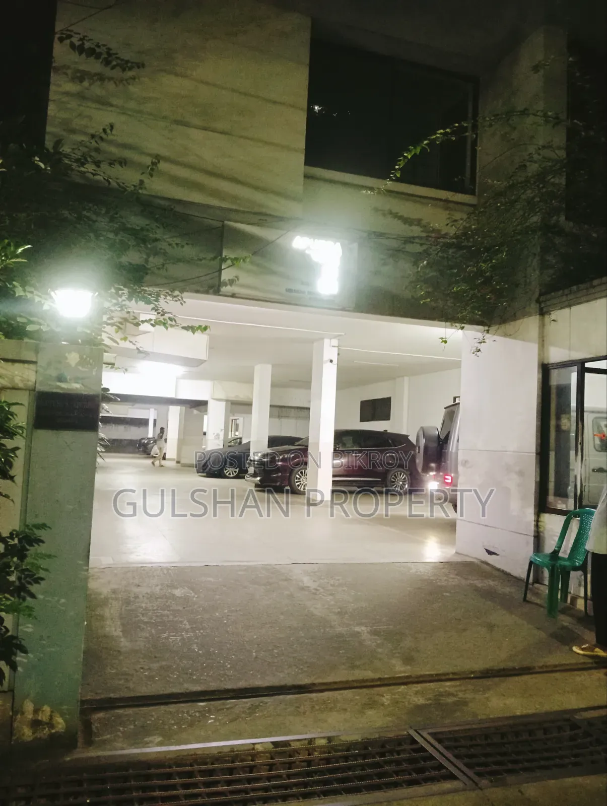 গুলশানের হোটেল সিক্স সিজনে ফার্নিশড ৪-বেডরুম বেডসিটার ভাড়ার জন্য