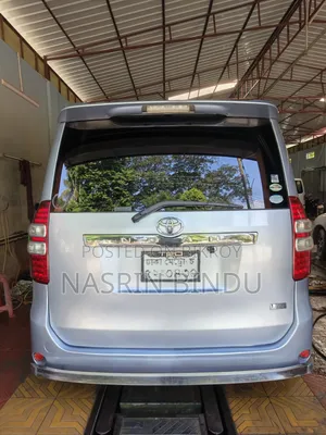 Toyota Noah 2011 Silver
