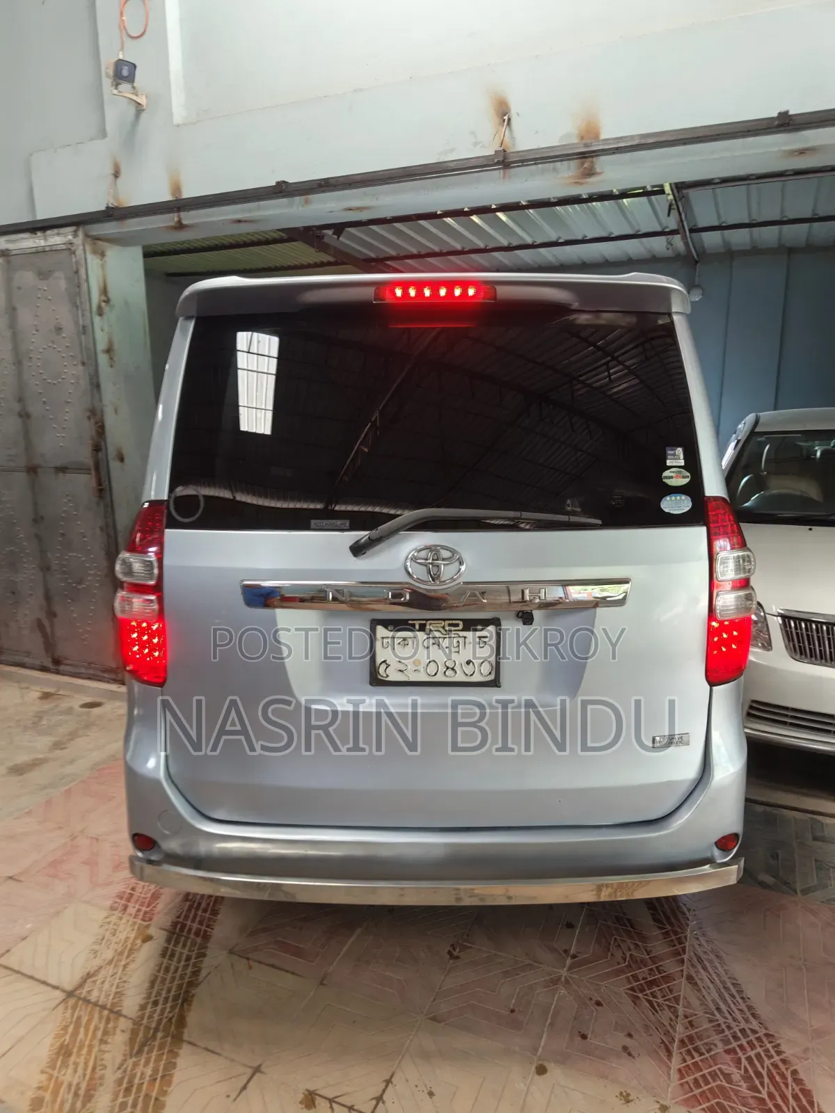 Toyota Noah 2011 Silver