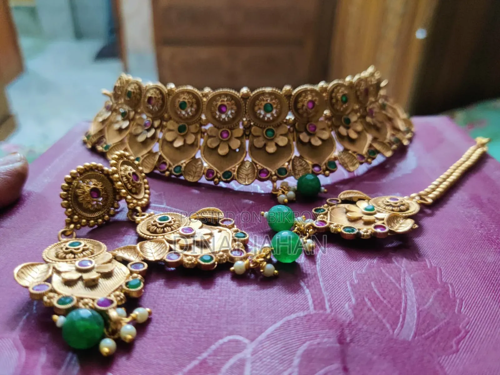Choker Set