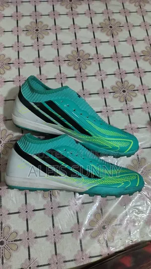 F50 Football Turf