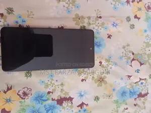 রিয়েলমি ১১ ২৫৬ জিবি সাদা