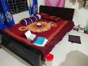A bed will be sold on an urgent basis (WhatsApp),