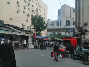 বাড্ডা ইউলুপের সাথে বাউন্ডারি করা ১৭.৫ কাঠা জমি বিক্রি হবে।