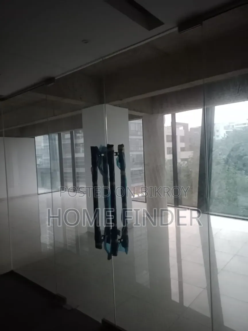 গুলশানে বাণিজ্যিক স্পেস ভাড়ার জন্য