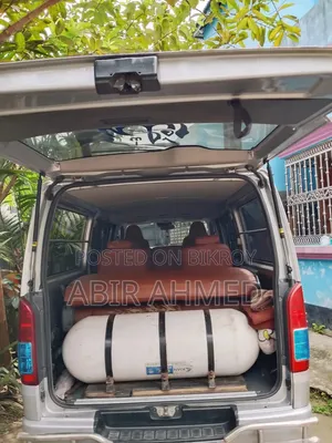 Toyota HiAce 2018 Silver