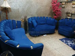 Beautiful Sofa Set 3:2:1 Metal Inner Body With Metal Legs