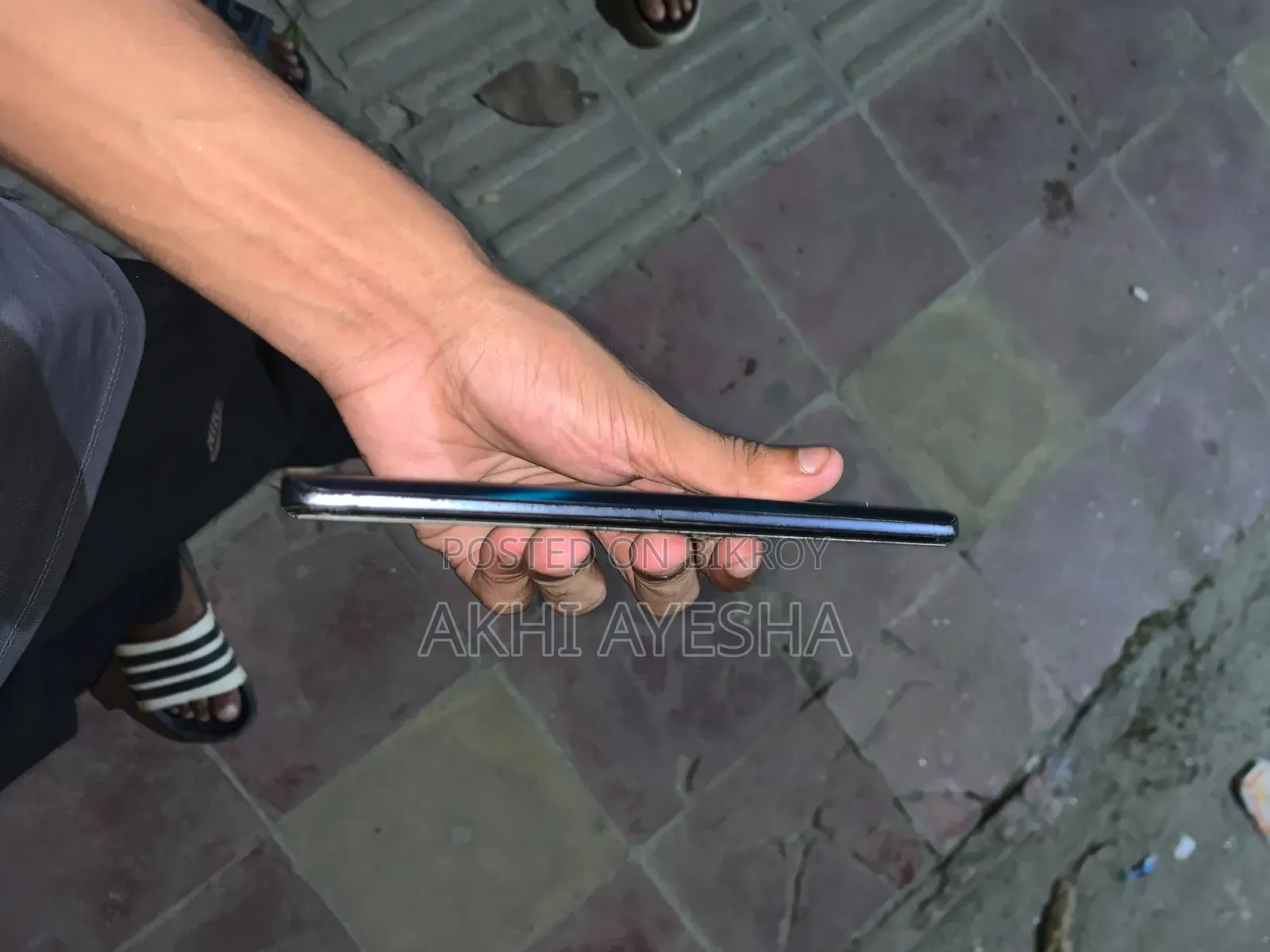 আইকিউও ১২৮ জিবি