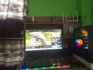 Desktop Computer Asus 8GB AMD Ryzen 5 SSD 256GB