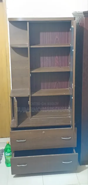 ব্যবহৃত আসবাবপত্র