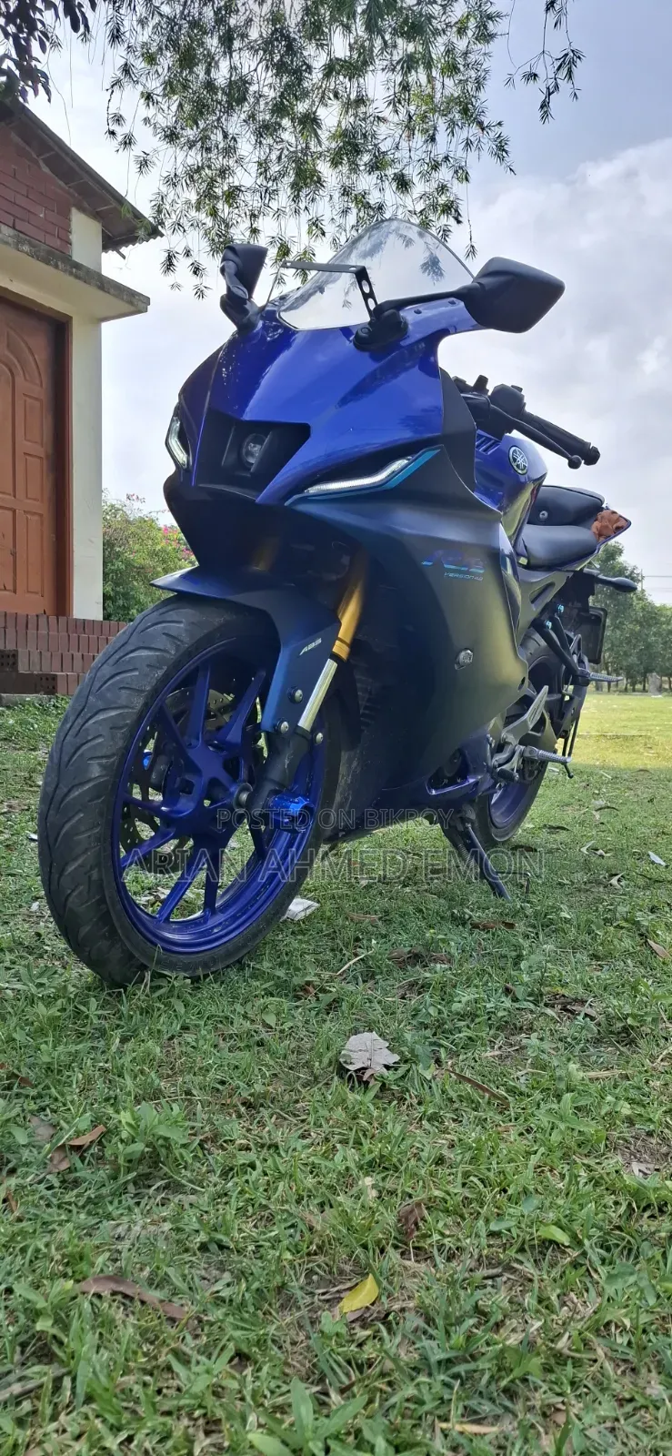 Yamaha 2022 Blue