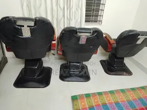 5 Salon Chairs for Sale