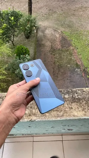 টেকনো ক্যামন ২০ ২৫৬ জিবি ব্ল্যাক