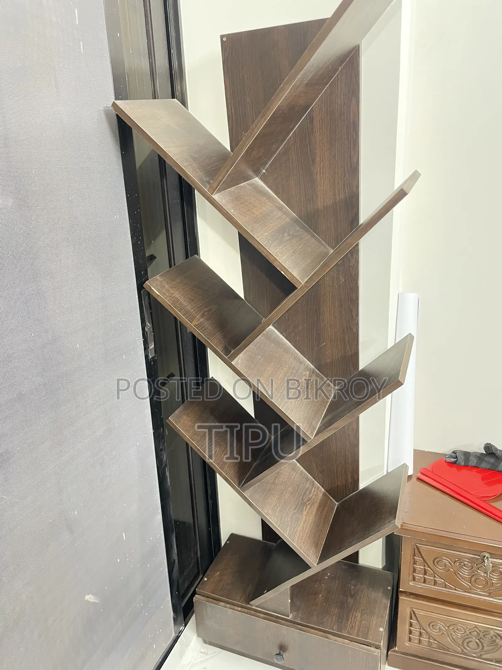 বুক শেলফ