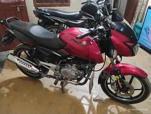 Bajaj Pulsar 150 2016 Red