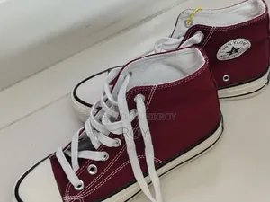 Converse High-Ankle Shoe