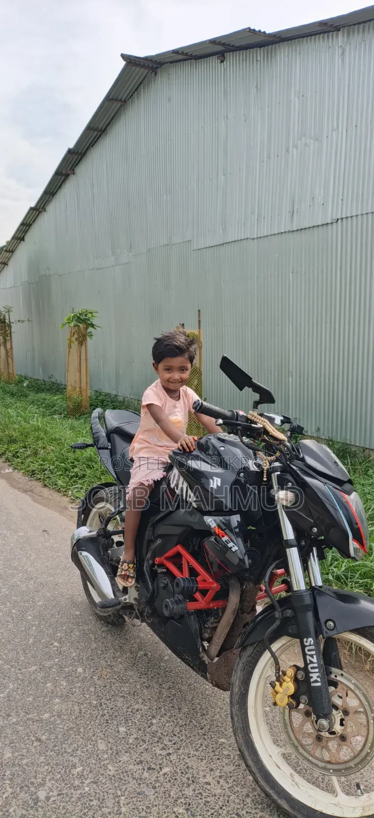 সুজুকি জিক্সার ২০১৮ ব্ল্যাক