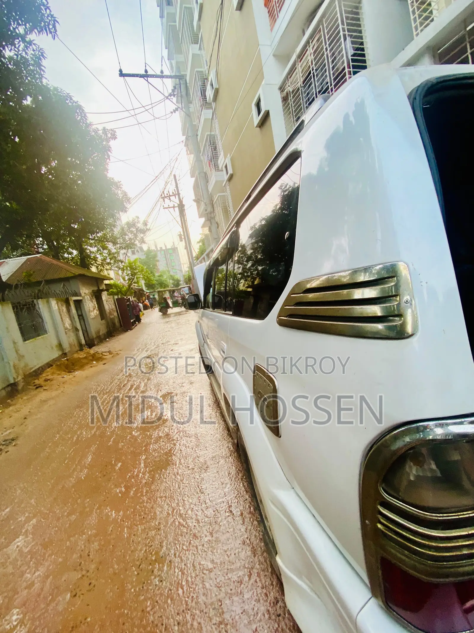 নতুন টয়োটা ল্যান্ড ক্রুজার প্রাডো ১৯৯৯ সাদা