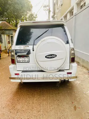 নতুন টয়োটা ল্যান্ড ক্রুজার প্রাডো ১৯৯৯ সাদা