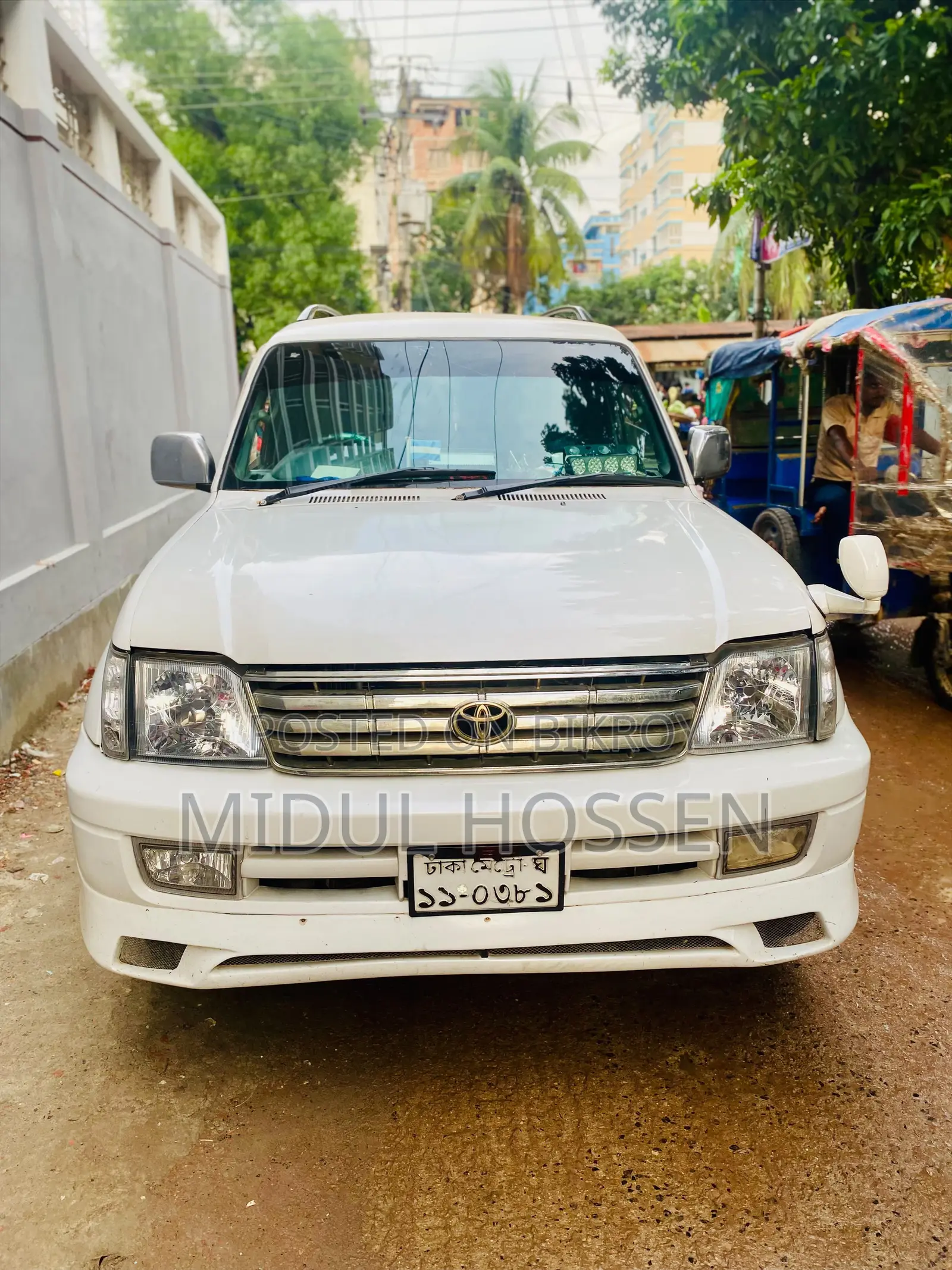 নতুন টয়োটা ল্যান্ড ক্রুজার প্রাডো ১৯৯৯ সাদা
