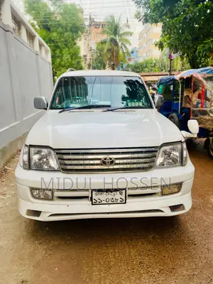 নতুন টয়োটা ল্যান্ড ক্রুজার প্রাডো ১৯৯৯ সাদা
