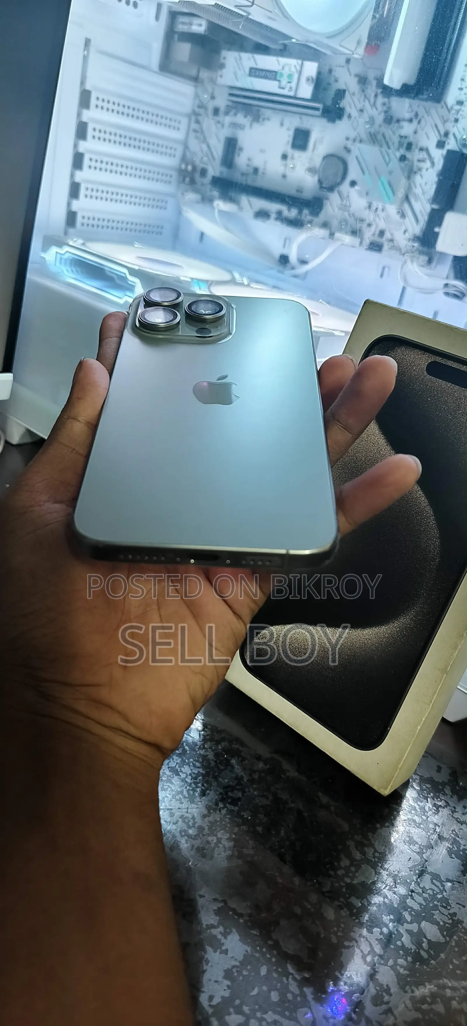 অ্যাপল আইফোন ১৫ প্রো ম্যাক্স ২৫৬ জিবি সিলভার