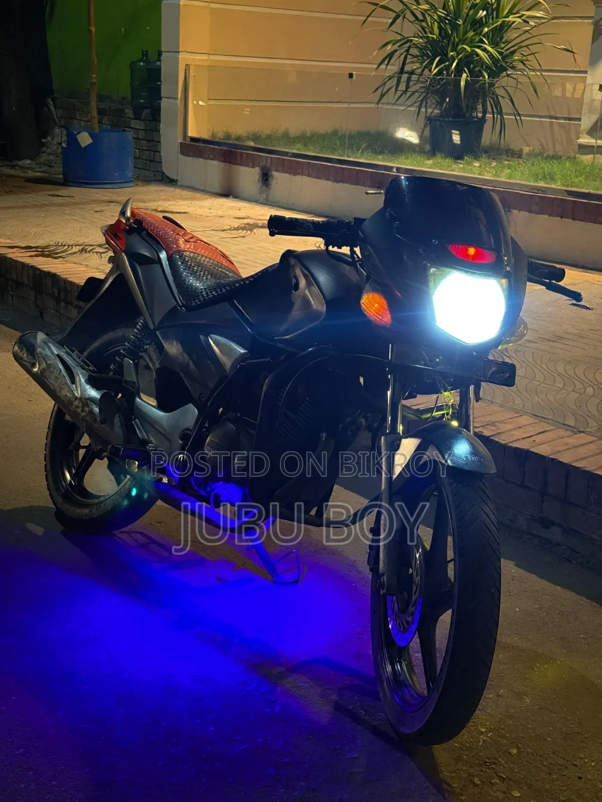 Hero 2011 Black